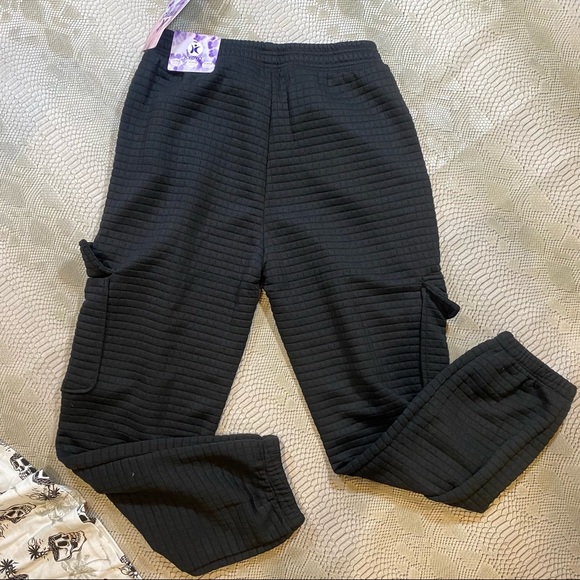 Black quilted high waisted cargo style joggers - Picture 16 of 16